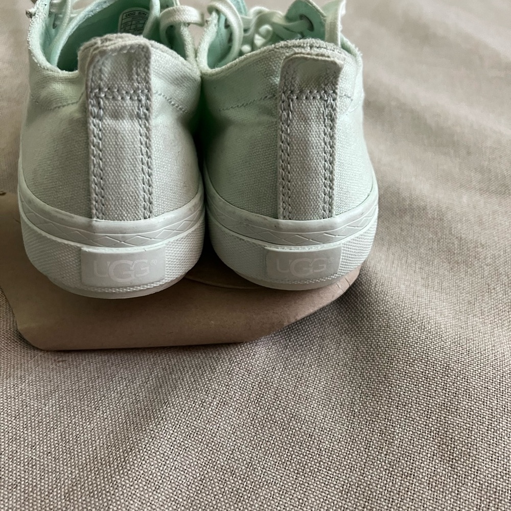 UGG Aries Sneakers - Picture 5 of 11